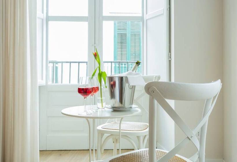 اتاق لوکس با بالکن, Bellaroto Suite & Spa