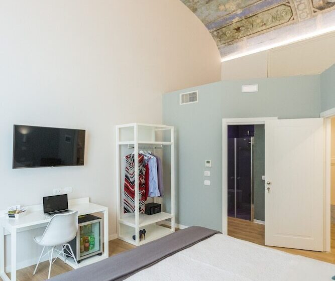 带阳台的豪华间, Bellaroto Suite & Spa