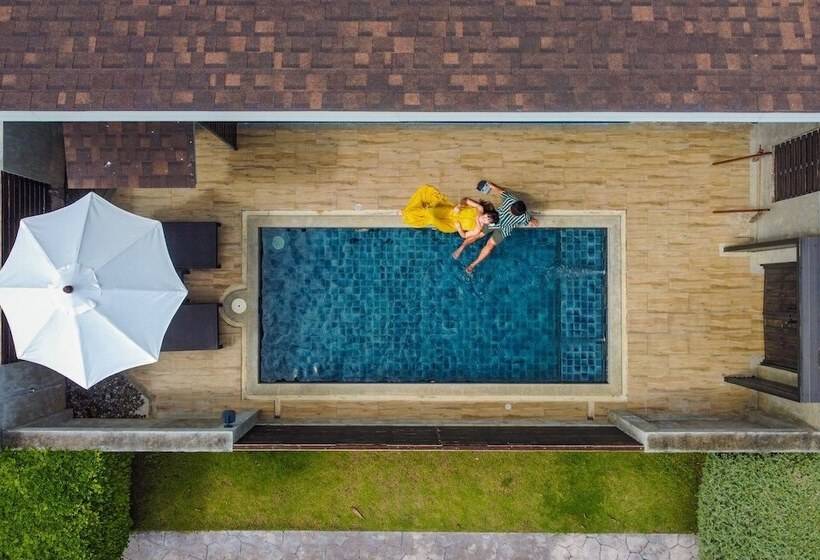 ویلای یک اتاق خوابه با استخر شنا, Coral Tree Villa Hua Hin