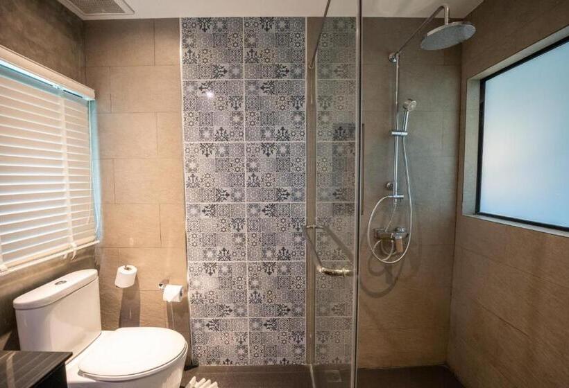 ویلای یک اتاق خوابه با استخر شنا, Coral Tree Villa Hua Hin