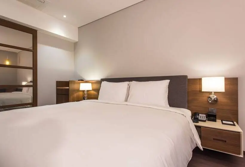 キングサイズベッドのスタンダードルーム, Ena Suite Hotel Namdaemun