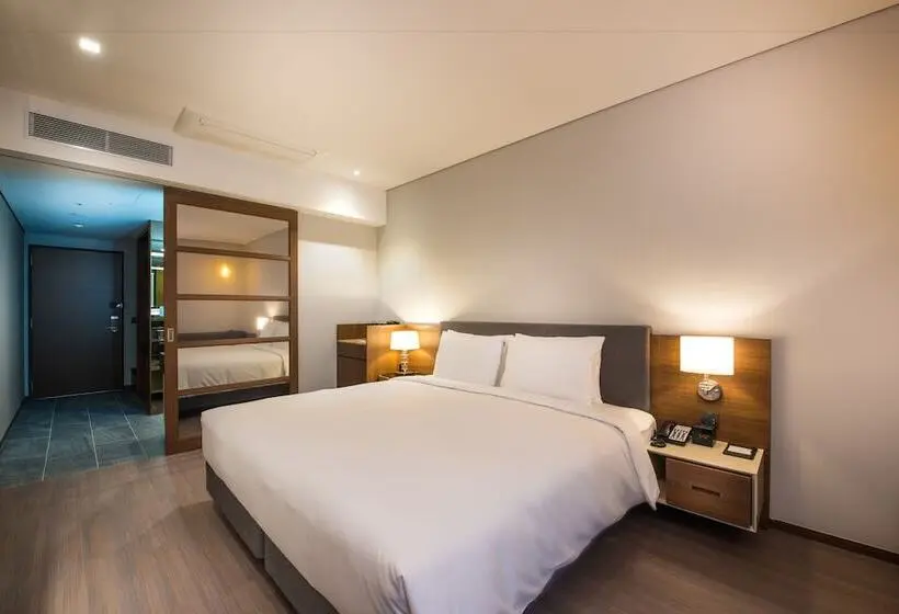 キングサイズベッドのスタンダードルーム, Ena Suite Hotel Namdaemun