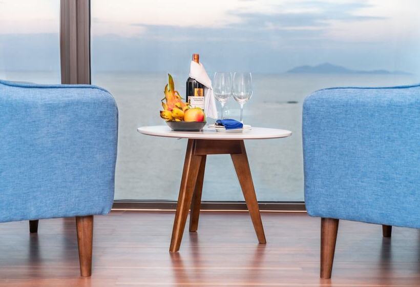 سوییت جونیور با چشمانداز دریا, Grand Gold Beach Hotel & Spa