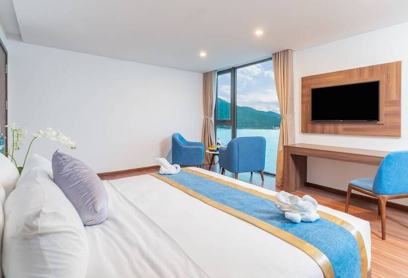 سوییت جونیور با چشمانداز دریا, Grand Gold Beach Hotel & Spa