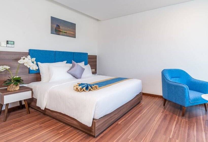 سوییت جونیور با چشمانداز دریا, Grand Gold Beach Hotel & Spa