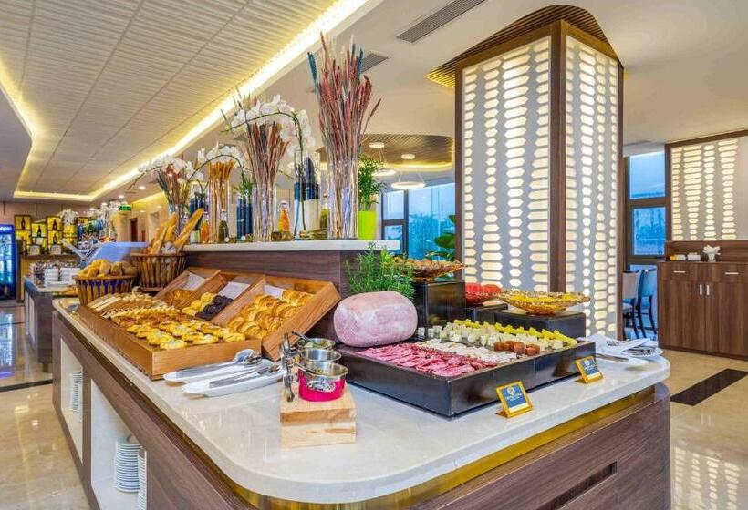 اتاق خانوادگی, Grand Gold Beach Hotel & Spa