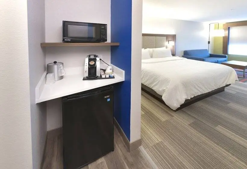 身障者適用スイートルーム, Holiday Inn Express & Suites Millersburg, An Ihg
