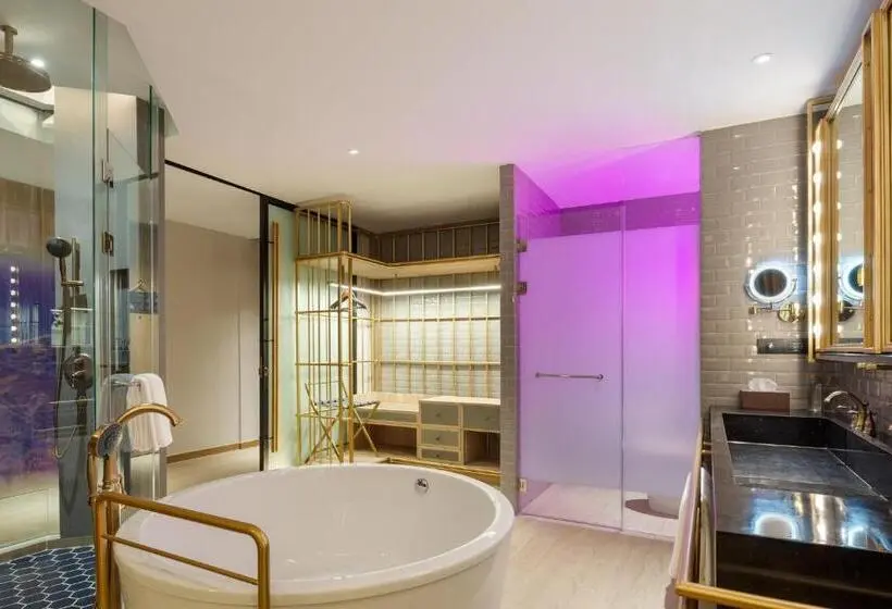 庭の見えるジュニアスイート, Indigo Phuket Patong, An Ihg