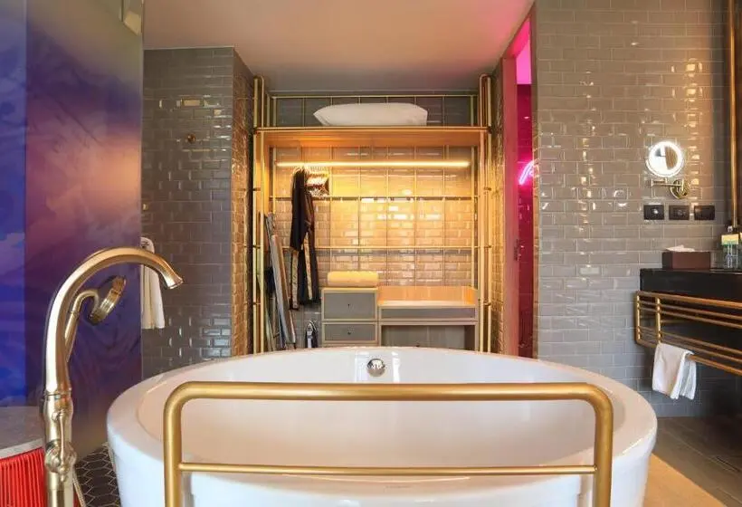 キングサイズベッドのスイートルーム, Indigo Phuket Patong, An Ihg