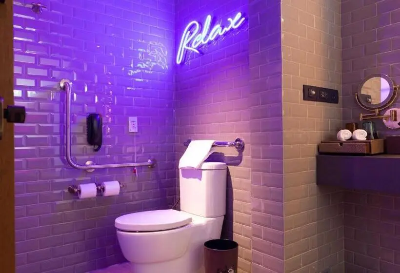 身障者適用キングサイズベッドルーム, Indigo Phuket Patong, An Ihg
