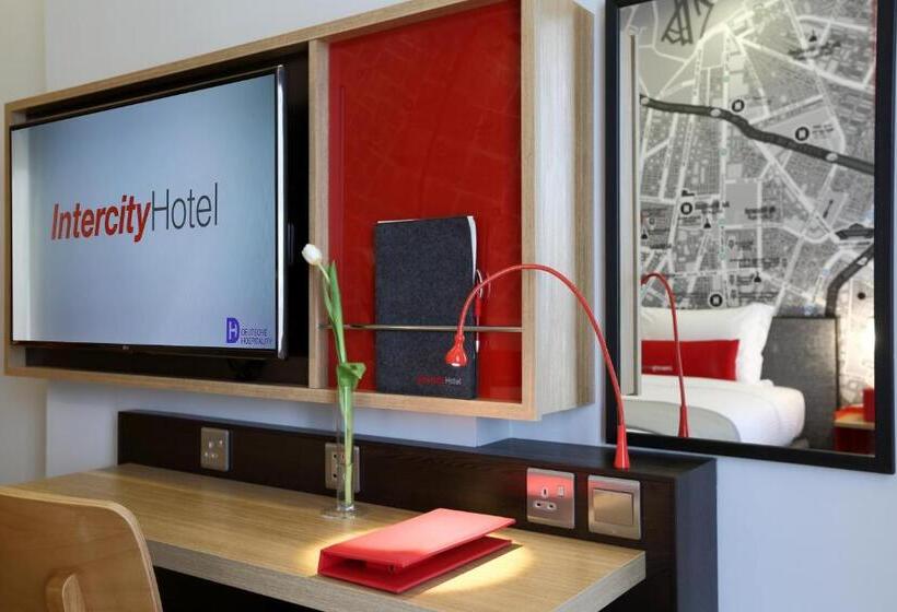 带大床的高级房间, Intercityhotel Riyadh Malaz