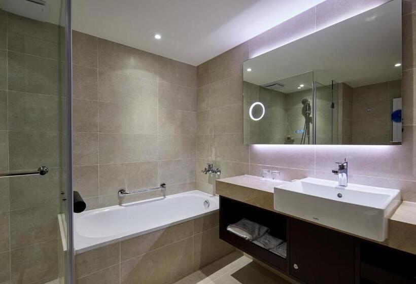 اتاق استاندارد با بالکن, K Hotels Taipei Chang An