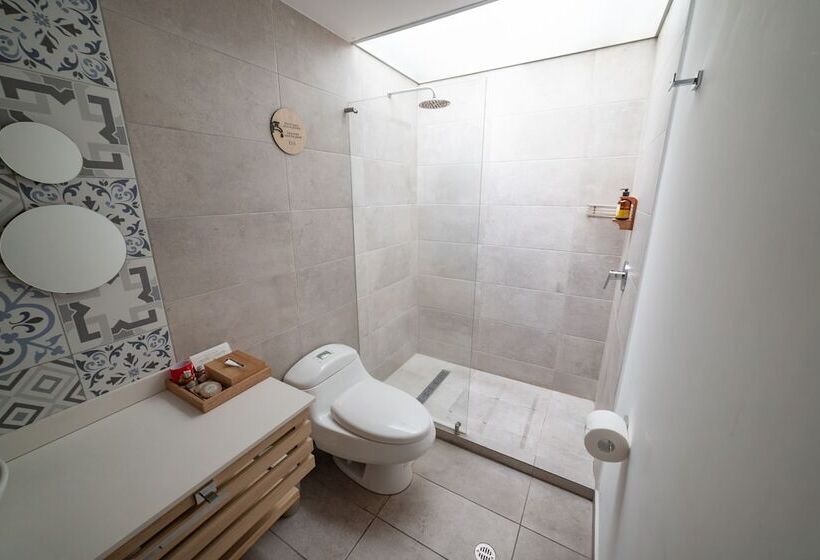 חדר סופריור, Kaia