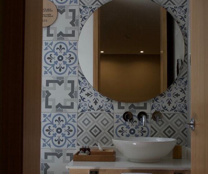 חדר סטנדרט, Kaia