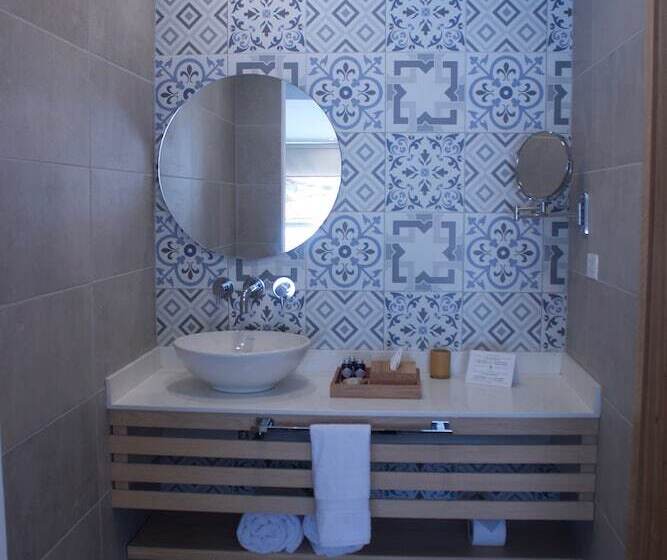 חדר סטנדרט, Kaia