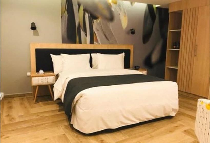 חדר סטנדרט, Kaia