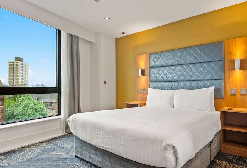 带2个卧室的公寓, Roomzzz London Stratford