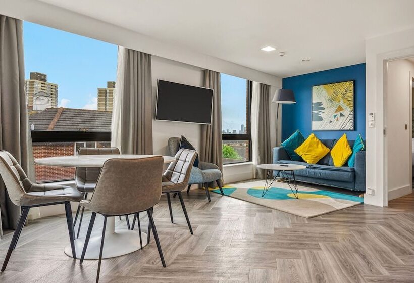 带2个卧室的公寓, Roomzzz London Stratford