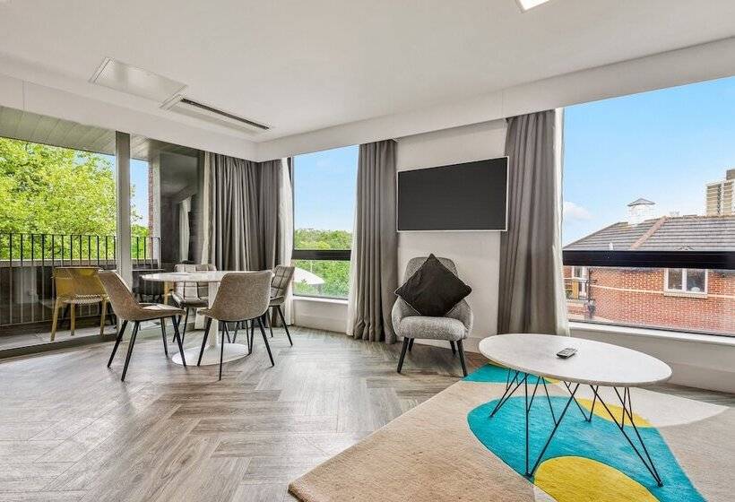 带2个卧室的公寓, Roomzzz London Stratford