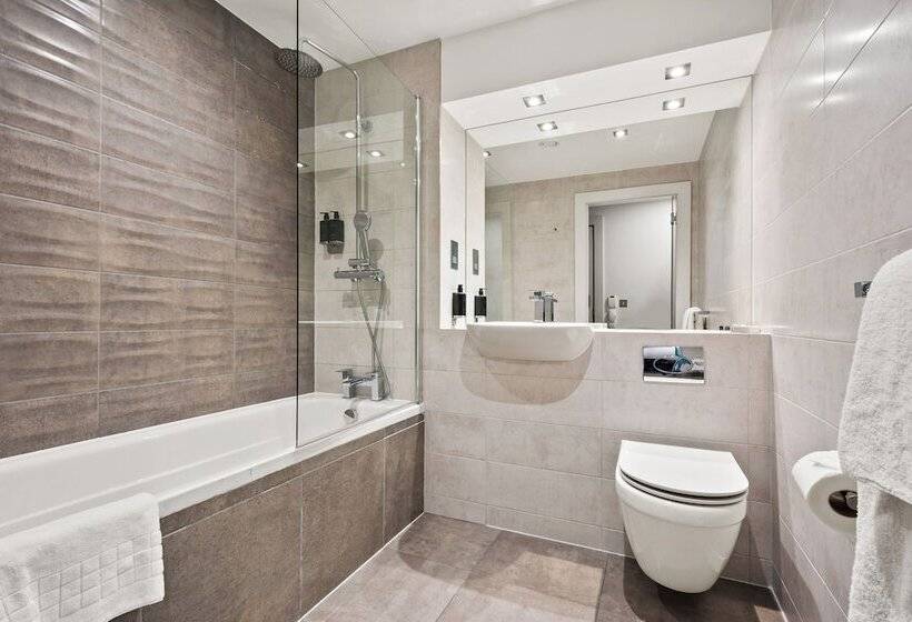 带2个卧室的公寓, Roomzzz London Stratford