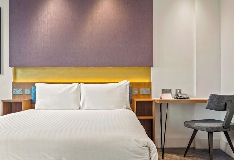 标准工作室, Roomzzz London Stratford