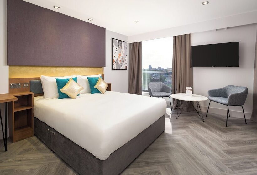 标准工作室, Roomzzz London Stratford