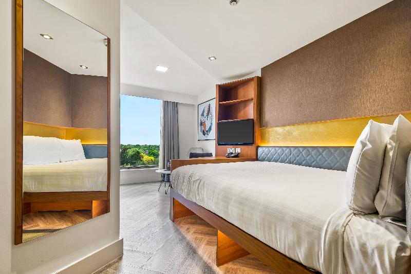 标准工作室, Roomzzz London Stratford