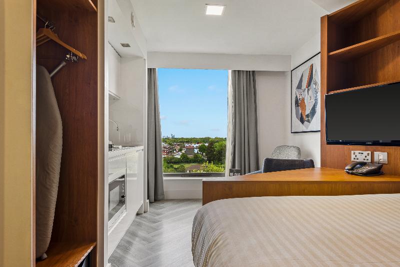标准工作室, Roomzzz London Stratford