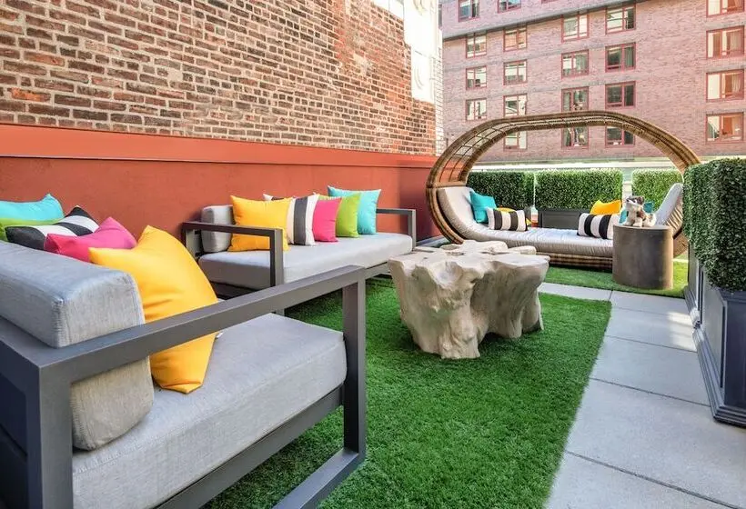 Suite with Terrace, Staypineapple, An Artful Hotel, Midtown New York