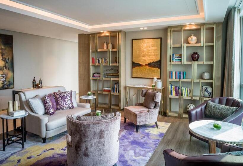 Suite Letto King, Intercontinental Hotels Jakarta Pondok Indah, An Ihg