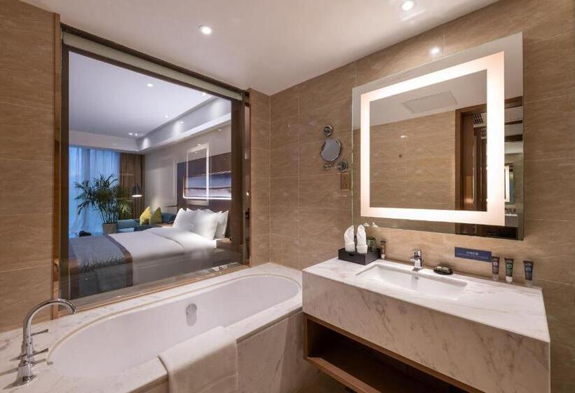 اتاق اجرایی با تخت بزرگ, Novotel Qingdao New Hope