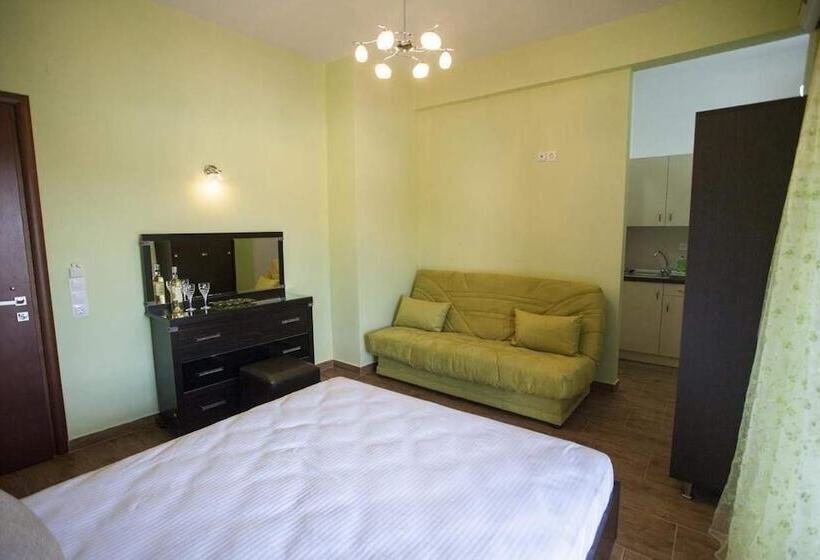 Family studio with sea view, Paraskevi's Luxury Studios