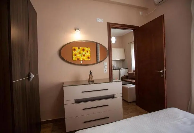 Studio Familial, Paraskevi's Luxury Studios