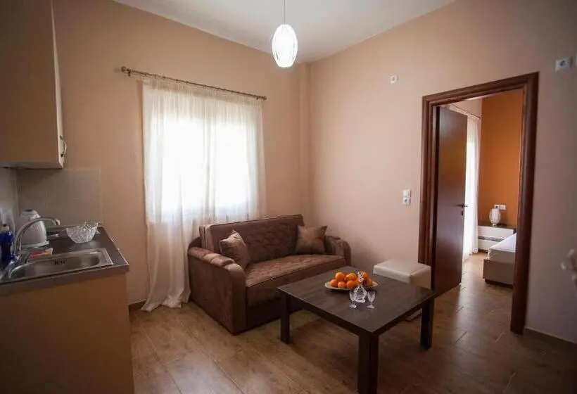 Studio Familial, Paraskevi's Luxury Studios