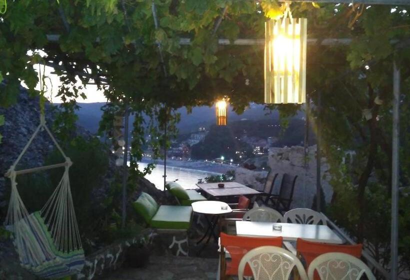 Студия Стандарт, Paraskevi's Luxury Studios