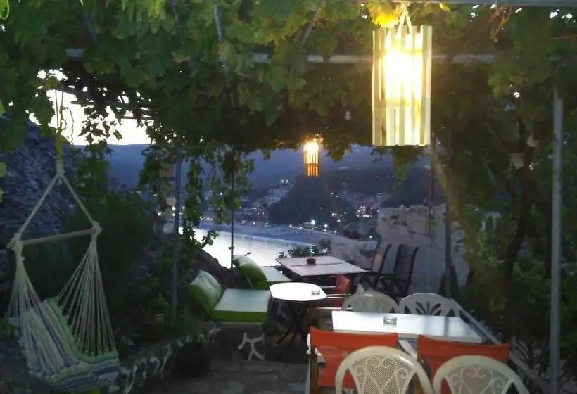 Studio Standard, Paraskevi's Luxury Studios