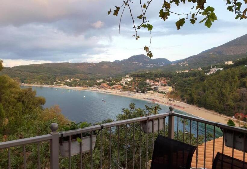 스탠다드 스튜디오, Paraskevi's Luxury Studios