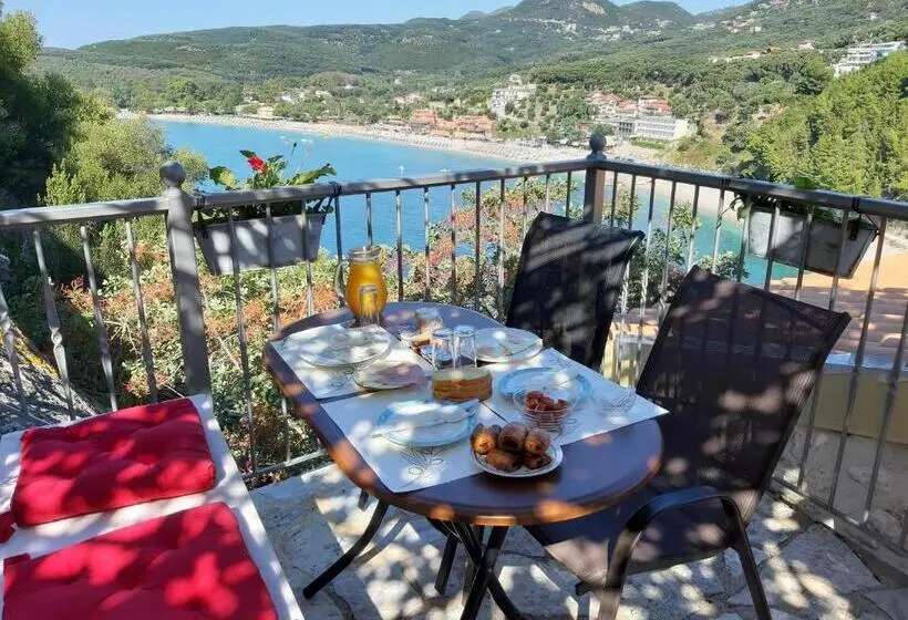 Studio Standard, Paraskevi's Luxury Studios