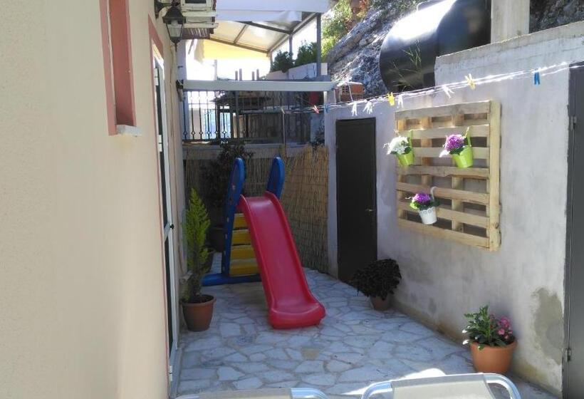 Family studio with sea view, Paraskevi's Luxury Studios