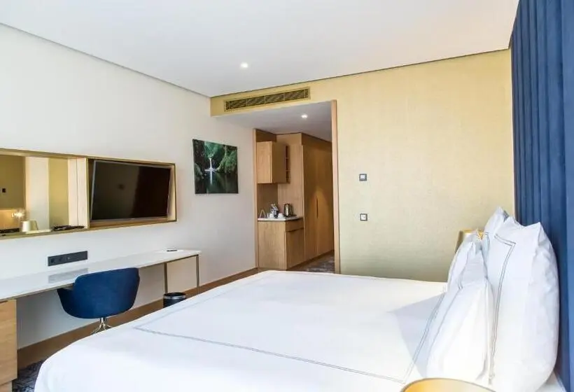 キングサイズベッドのスタンダードルーム, Swissotel Sarajevo