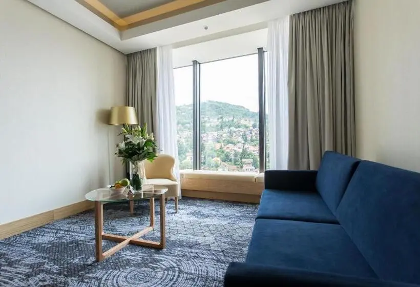 キングサイズベッドのデラックスルーム, Swissotel Sarajevo