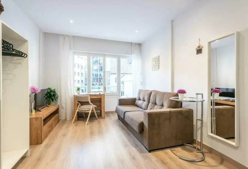 استودیوی استاندارد, Apartamentos La Cabaneta Mikka Sky