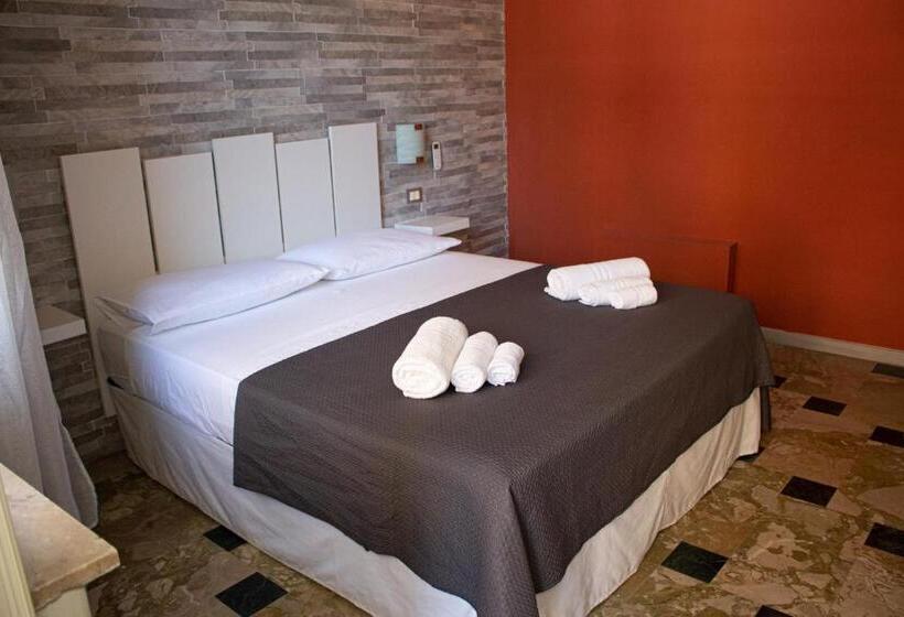 غرفة قياسية مزوَّدة بشُرفة, Mirage Place B&b