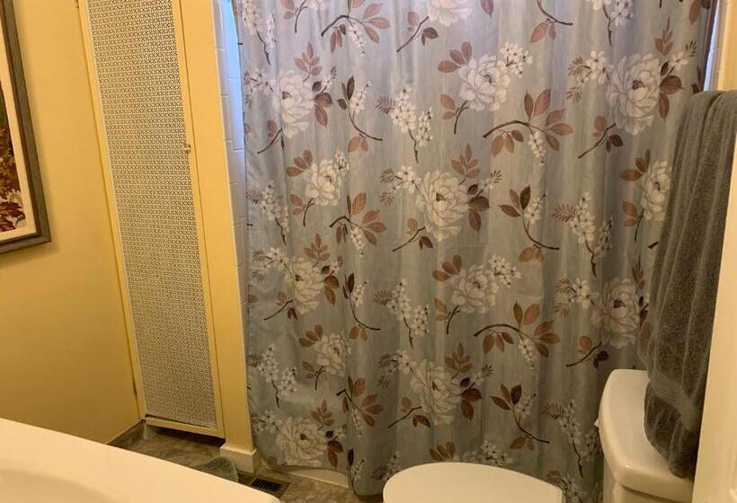 スタンダードルーム, Bard's Inn