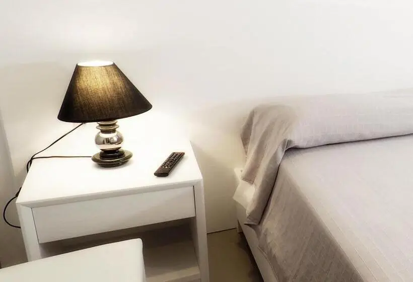 اتاق استاندارد چهار تخته با چشمانداز دریا, Residenza La Torre
