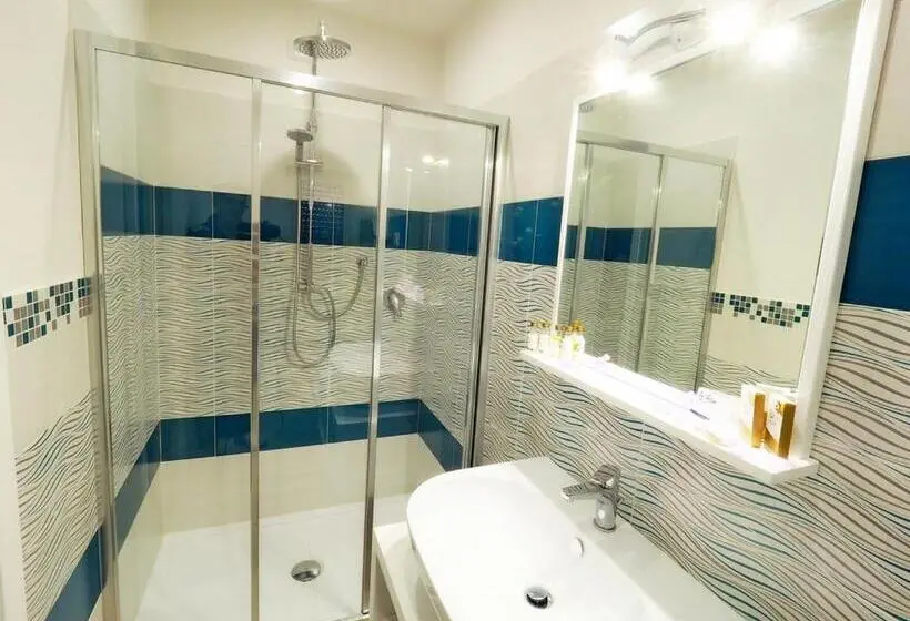اتاق استاندارد چهارنفره با بالکن, Residenza La Torre