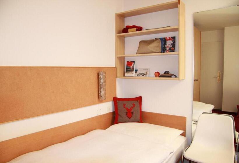 标准单人间共用浴室, Petit Steffani Bed & Breakfast