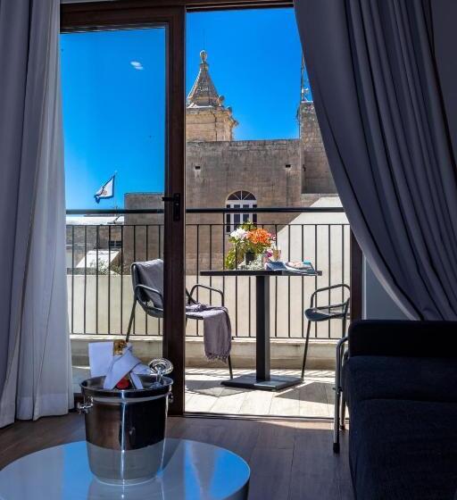 اتاق لوکس, Adelphi Boutique