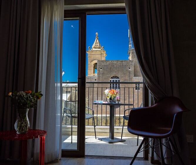 اتاق لوکس, Adelphi Boutique