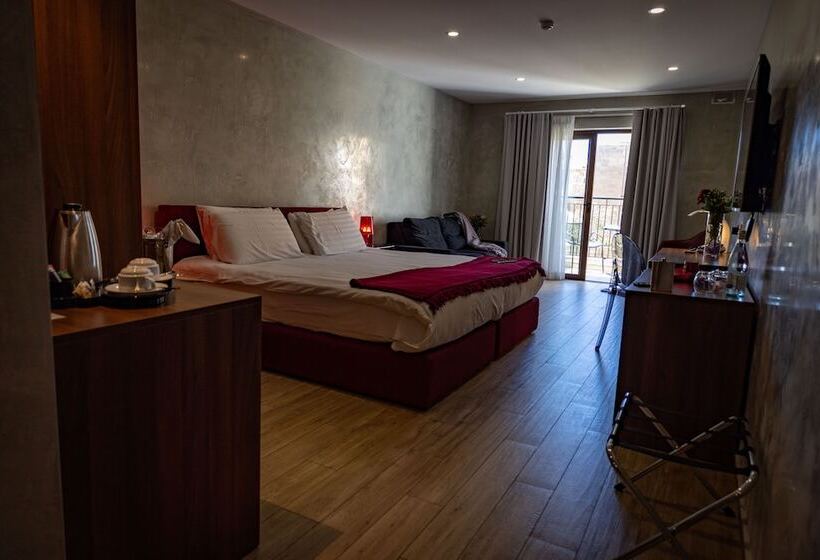 اتاق لوکس, Adelphi Boutique